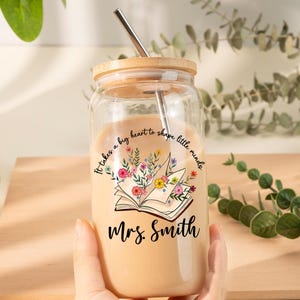 Taza de cristal con diseño de flores silvestres para profesores, ideal para dar forma a las pequeñas mentes, ideal para sublimación, como agradecimiento a los profesores, o como regalo para damas de honor.