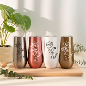 Vaso de champán con flor de nacimiento personalizada, regalo de propuesta de dama de honor para ella, regalo perfecto para despedidas de soltera y celebraciones de bodas.