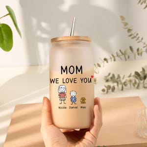 Lata de vidrio esmerilado "Mamá te amamos", regalo para mamá, feliz día de la madre, taza de vidrio esmerilado con nombre personalizado, regalo para ella, regalo de cumpleaños para ella
