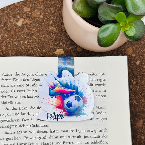 Magnetisches glitzerndes Lesezeichen Fussball – Fussballfans Buchaccessoire – Personalisierbar mit Namen