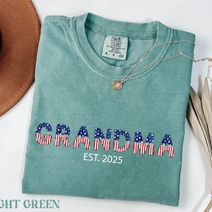 Grandma EST 2025 USA Flag Shirt,Mom USA Flag Shirt,New Nana Gift,Patriotic American Mama Shirt, Announcement Tee,Mother&#39;s Day Gift Shirt