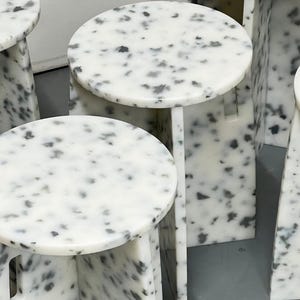Tabouret/table de bout en plastique recyclé | Conception de meubles durables | Respectueux de l'environnement, fabriqué aux États-Unis image 3