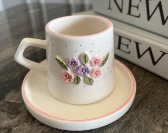 Taza de cerámica para espresso hecha a mano con platillo – Taza de café floral pastel