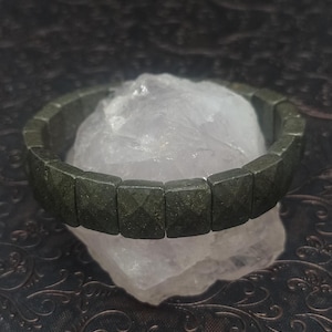Pyrite Crystal Bracelet: Elegant Grounding Jewelry Gift