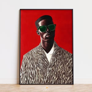 Puede incluir: Retrato enmarcado de una persona con gafas de sol verdes y un abrigo con estampado de cebra sobre un fondo rojo. La persona lleva una camisa blanca con cuello. La obra de arte tiene una estética moderna y elegante.