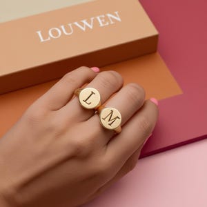 Anillo de oro con inicial para mujer: anillo con monograma personalizado para mujer: anillo con iniciales personalizado: regalo perfecto para novia