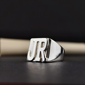 Anillo con monograma personalizado para hombre – Anillo con iniciales personalizado – Regalo perfecto para el esposo, el novio o para uno mismo – Anillo con sello con monograma de oro/plata