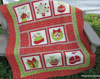 Christmas  Elves Quilt, Quilted Christmas Blanket, Christmas Lap Quilt, Christmas Wall Hanging, Quilt with Minky Backing Red White Green