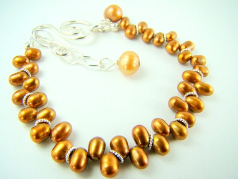 Bronze pearl bracelet, fall fashion... Bronze Pearl Dainty image 2