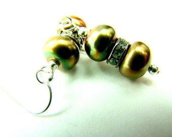 Green pearl earrings, fall wedding jewelry, freshwater pearls,... Green Goddess earrings