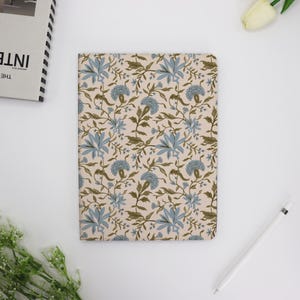 Blue Flower Pattern iPad Case Cover For 10.9" 10.5" 10.2" iPad 10/9/8/7th Air 5/4, Pro 12.9"/11" Inch Mini 6/5"/4" Case Cover 2022/2021/2020