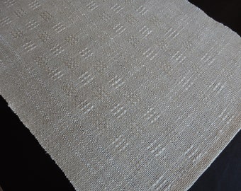 Table Runner Handwoven in Linen Lace