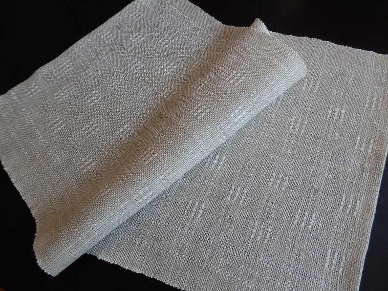 Table Runner Handwoven in Linen Lace image 2