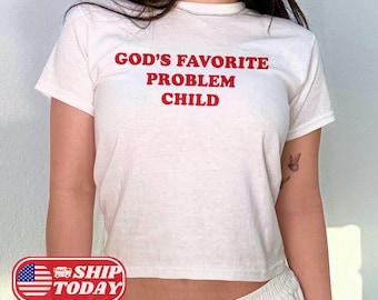Camiseta engraçada cristã para bebê, Camiseta "O filho problemático favorito de Deus", Top cropped com humor religioso dos anos 2000, Camiseta religiosa sarcástica, Roupa fofa para ir à igreja, PRESENTES