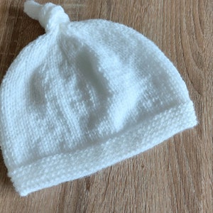 Knitted Baby Hat,In the color White - Newborn -  0-3 months - Newborn Hospital Hat - Unisex - Boy or Girl - Baby gift