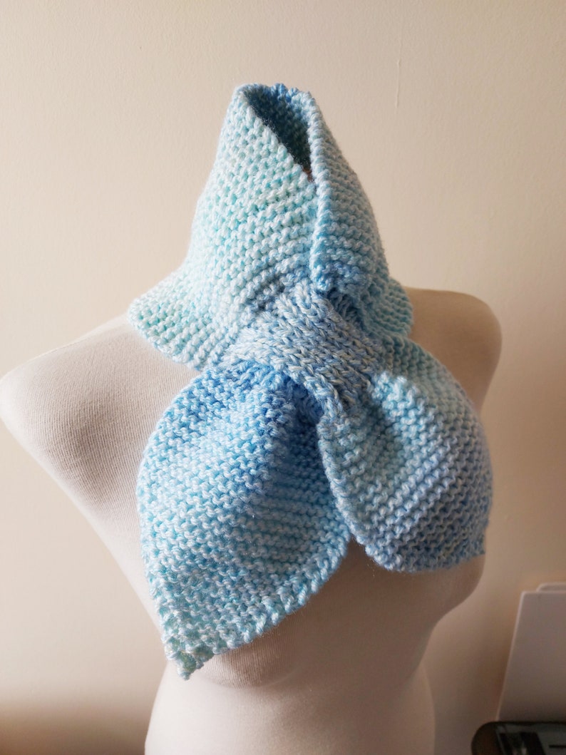 Ascot Keyhole Scarf in colours of a Baby Blue ,White and Pale Lemon Women Teenagers Accessories 1940's Scarf image 3