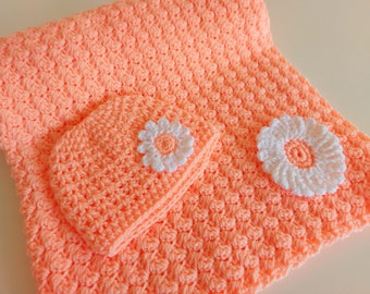 Crochet Baby Blanket and Baby hat to match- Baby gift - In shades of a beautiful Peach color - Baby hat - Baby Gift - Baby Present Handmade