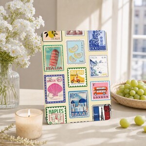 Reise Stempel Collage 360 Grad Drehen Stand iPad Case Cover iPad 9,7 "10,2" 10,9" 11 ""12,9",iPad Air 6 Pro 2024 iPad mini 6, Geschenk für Sie."