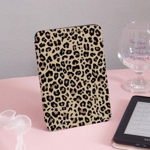 Étui pour Kindle à imprimé léopard audacieux pour Kindle 6 pouces 2019/2024, papier blanc 6,8 po., 5/7e 2013, pochette arrière transparente, cadeau personnalisé pour elle