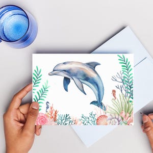Hermosa tarjeta con delfines, tarjeta con arrecife de coral, tarjeta de felicitación del océano, tarjeta con concha marina, tarjeta con animales marinos, tarjeta con acuarela, animal del océano, arte con caballitos de mar