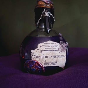 Invisibility Potion – Handmade Fantasy Bottle for DnD, RPG Props & Wizard Decor