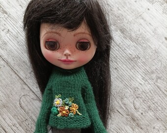 Dolls Knitted Bottle Green Jumper Embroidered 3d Flowers,  Fits Blythe