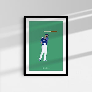 Puede incluir: Una ilustración digital de un jugador de béisbol que lleva un uniforme azul y blanco con el texto "Blue Jays" en la parte delantera. El jugador sostiene un bate y está en posición de bateo. El fondo es de color verde sólido.