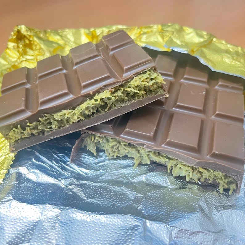 Premium Dubai Chocolate 220g With Pistachio Cream Filling / Pistachio