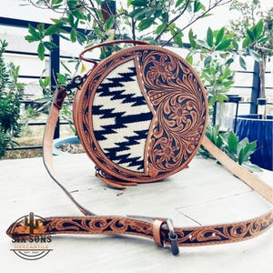 Western Leather Purse, Western Purse, Hand Tooled Leather Canteen Purse, Round Purse, Western Leather Crossbody Purse, Saddle Blanket Purse