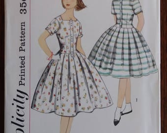 Simplicity 2401 1950s Girls Party Dress Dropped Waist Full Skirt Size 12