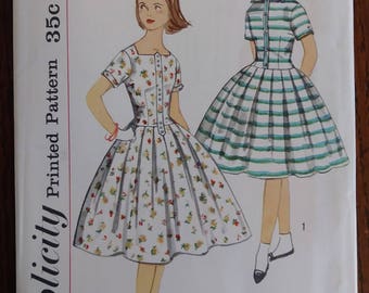 Simplicity 2401 1950s Girls Party Dress Dropped Waist Full Skirt Size 8