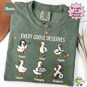 Camiseta Silly Goose con mensaje sutil sobre neurodiversidad, concienciación descarada sobre el autismo, derechos de las personas con discapacidad, camiseta de apoyo e inclusión para familias y aliados del autismo. imagen 4