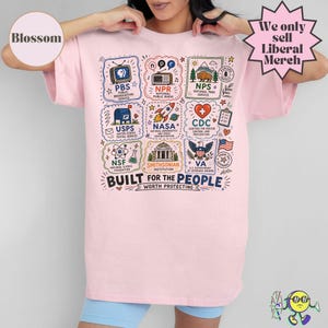 Vintage Doodle Protect Demokratische Einrichtungen PBS NPR individualisiert Vierte Juli-T-Shirt, Nationalparks USPS Antifaschismus, Linke-Protest Bild 12