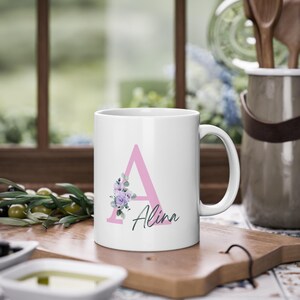 Taza Nombre personalizado Carta Taza de café Taza de café Regalo para su más querido amigo / esposa / maestro / educador
