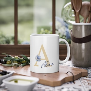 Taza Nombre personalizado Carta Taza de café Taza de café Regalo para su más querido amigo / esposa / maestro / educador