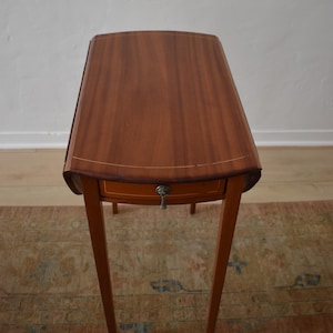 1930s Art Deco Expandable Inlay Side Table