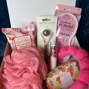 SPA DAY day gift box, self care, spa day, pampering gifts, comfort care package, gifts for her, gifts for women, gifts for mom
