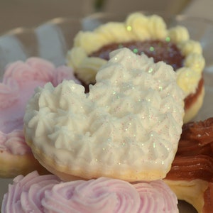 Gift for Her - Sweet Cookie Soap Heart Gift Set - Cookie Soap - Mother&#39;s Day - Gift for Mom - Fake Food - Food Prop - Gift for Her