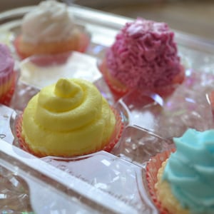 Mini Cupcake Soap Gift Set - Cupcake Soap - Holiday Gift - Food Soap - Bakery - Valentines Day - Party Favor - Dessert - Gift for her