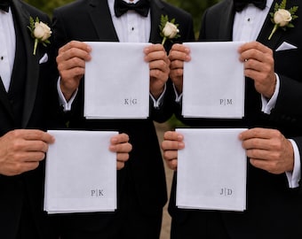 Personalized Men's Handkerchief - Perfect Gift for Groomsmen and Dad