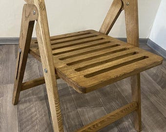 Silla plegable de madera con respaldo, hecha a mano en fresno macizo.