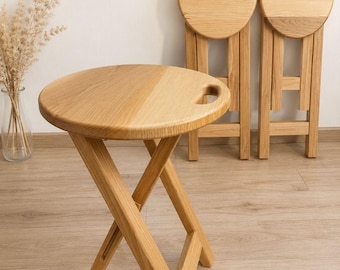 Handgefertigter Klapphocker | Hocker aus massiver Esche | Klappsitz aus Holz | Platzsparender Hocker | Rustikaler Landhaushocker | Tragbarer Küchenhocker