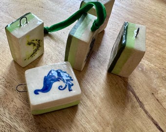 Mahjong Ornament. Bird Bam Tile