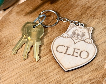 Customized wood cat keychain with pet name, engraved kitty pendant, cats charm.