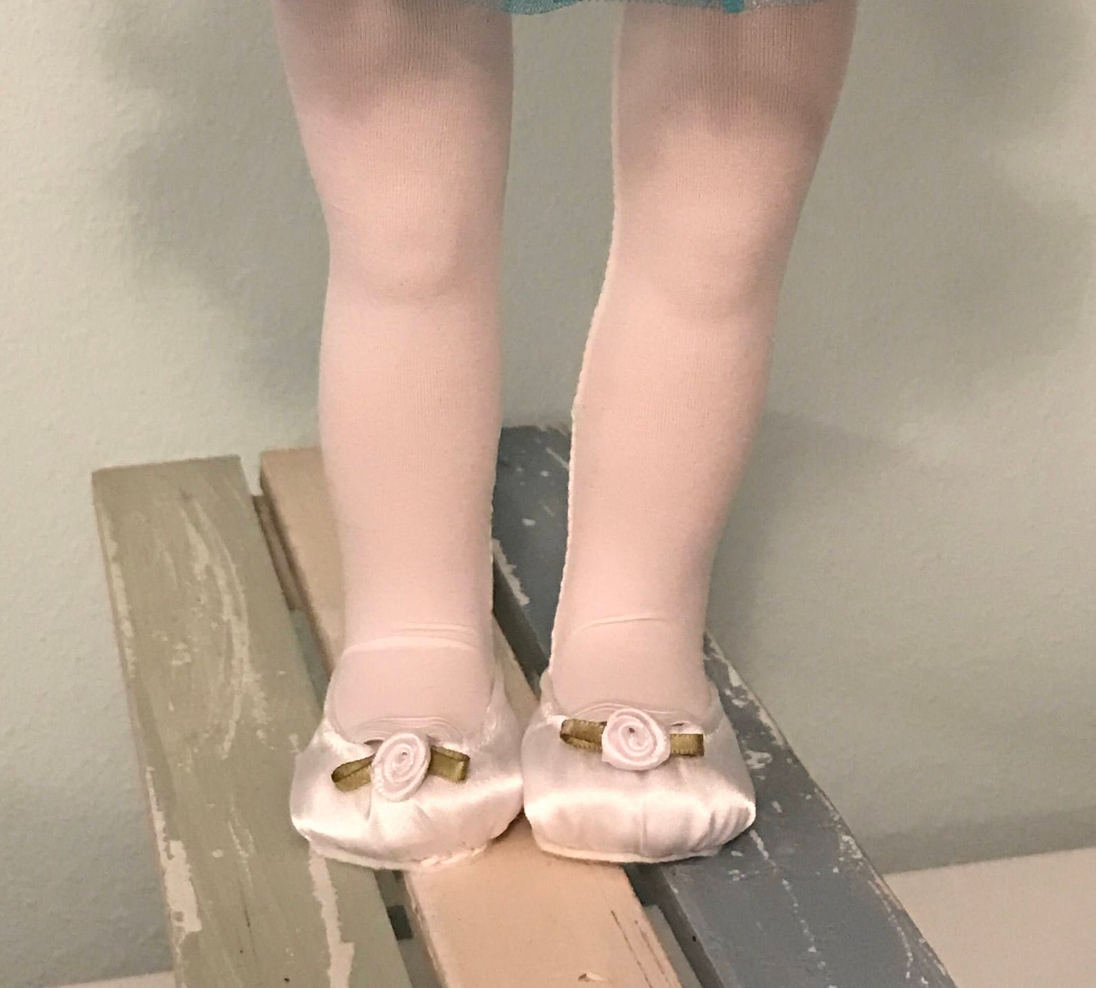 complete 5-piece outfit: celtic green tutu, white leotard, ballet shoes, tights, and headband - 18