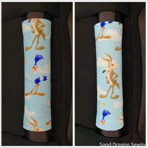 Cartoon coyote of roadrunner bagage / rugzakhandvathoes wrap