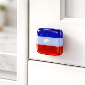Red White and Blue Glass Knob. Americana Flag Kitchen Cabinet Knobs, Bathroom Vanity Knobs, or Furniture Knob. Unique Knobs and Pulls