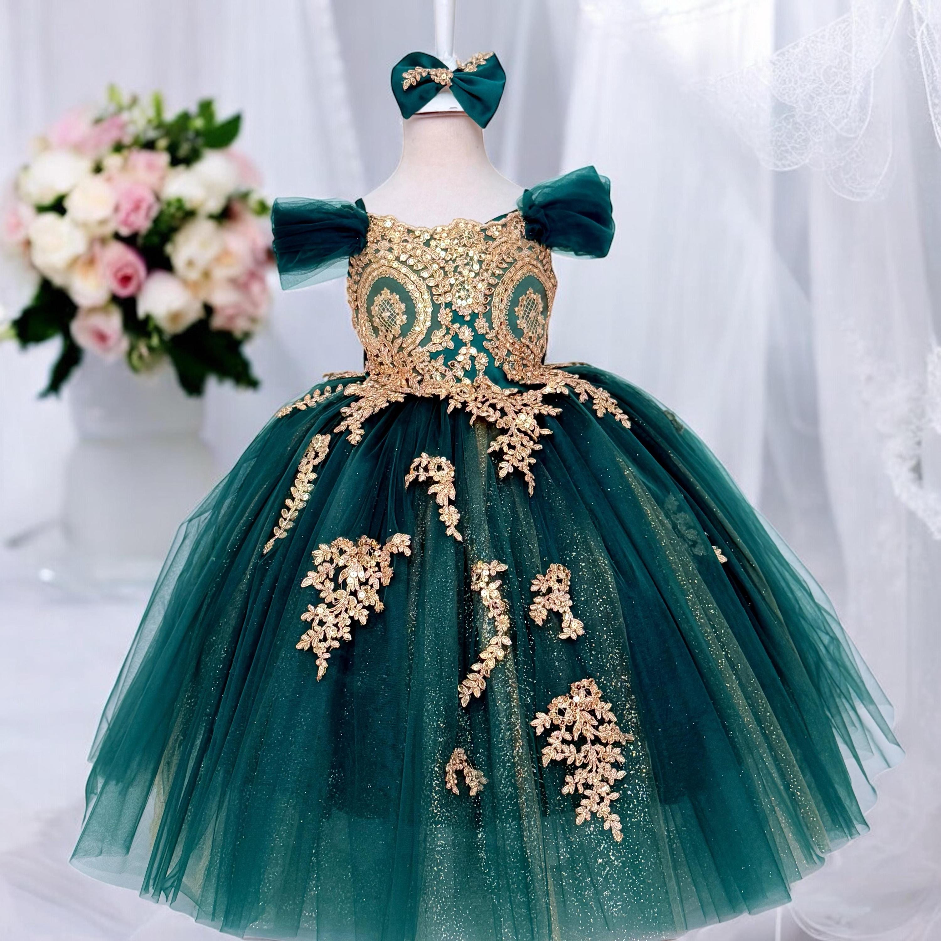 Abito da quinceanera, abito da quinceanera color cipria per bambina, abito da quinceanera con spalle scoperte per bambina, abito da quinceanera con fiori e strascico, abito da quinceanera per sorella