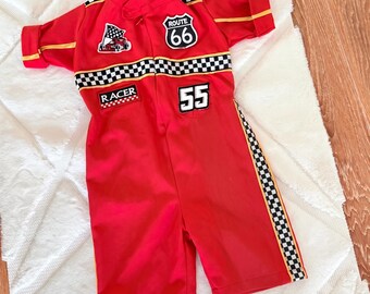 Custom raceauto verjaardagspak met hoed – Two Fast One, 1e verjaardagskostuum