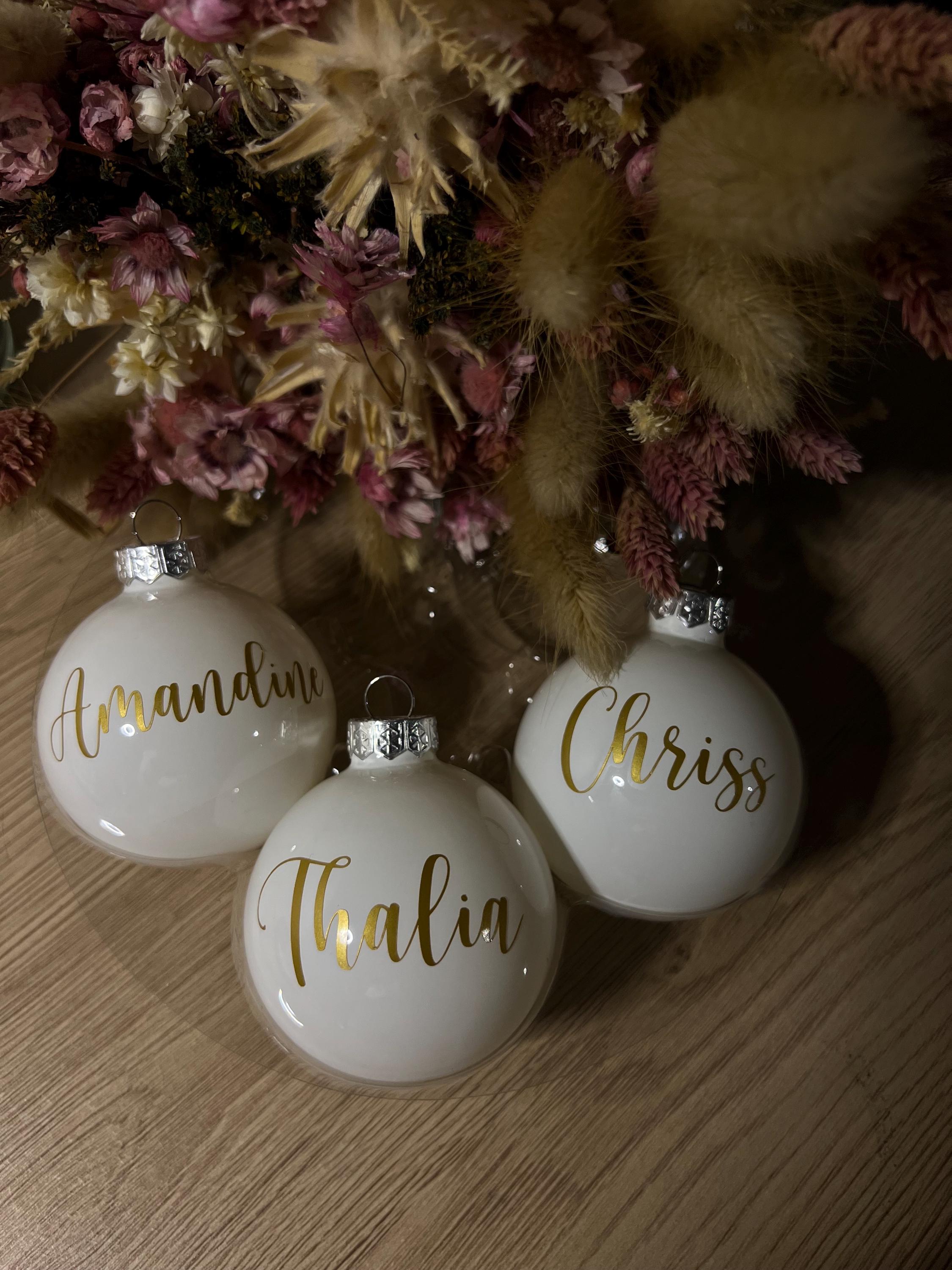 Boule De Noël Personnalisable Avec Noms - Modèles De 2 à 6 Personnages, Décoration Familiale Cadeau Personnalisé
